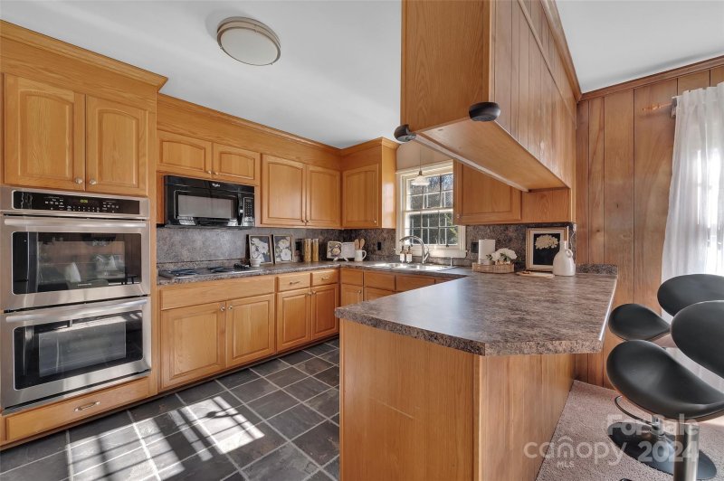 Property image 2 at 7914 Rainbow Drive, Charlotte, NC 28227