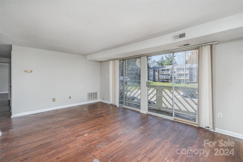 Property image 2 at 9510 Shannon Green Drive, Charlotte, NC 28213