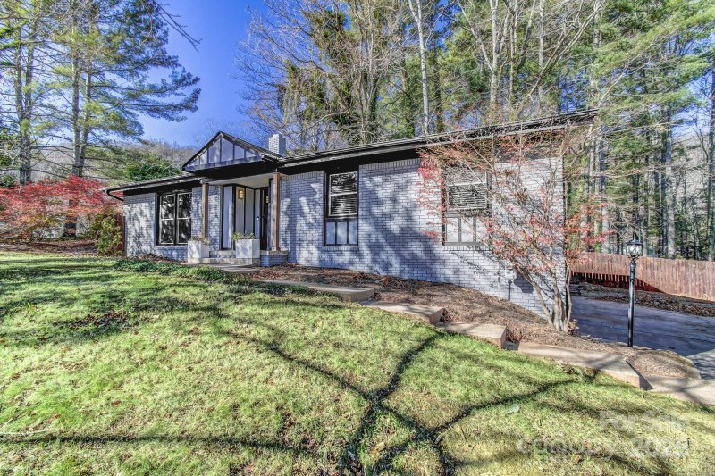 Property image 2 at 19 Clement Drive, Asheville, NC 28805
