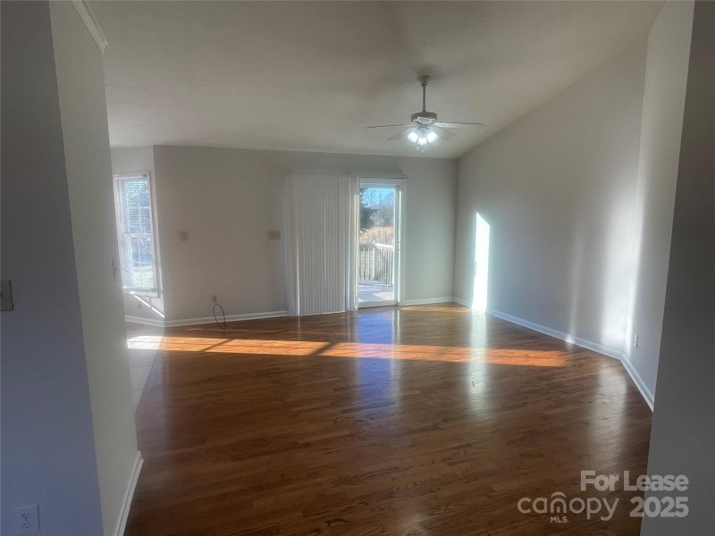 Property image 3 at 1444 Farmington Hills Drive, Conover, NC 28613