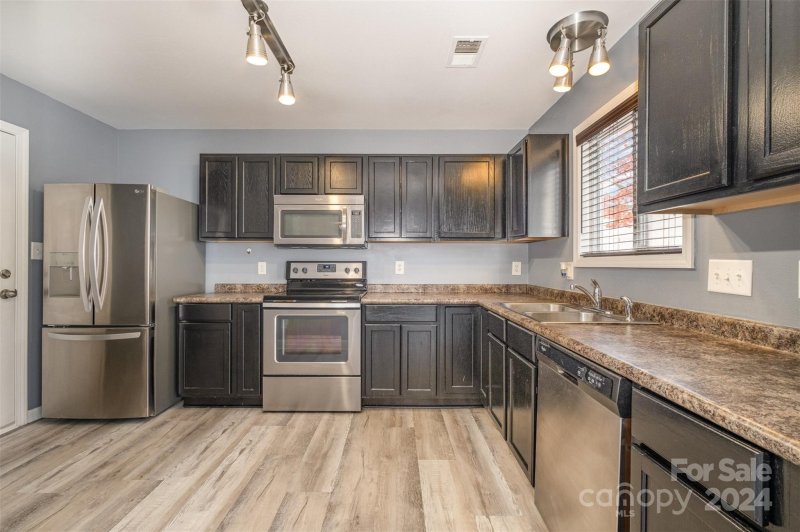 Property image 3 at 8140 Haviland Lane, Fort Mill, SC 29707