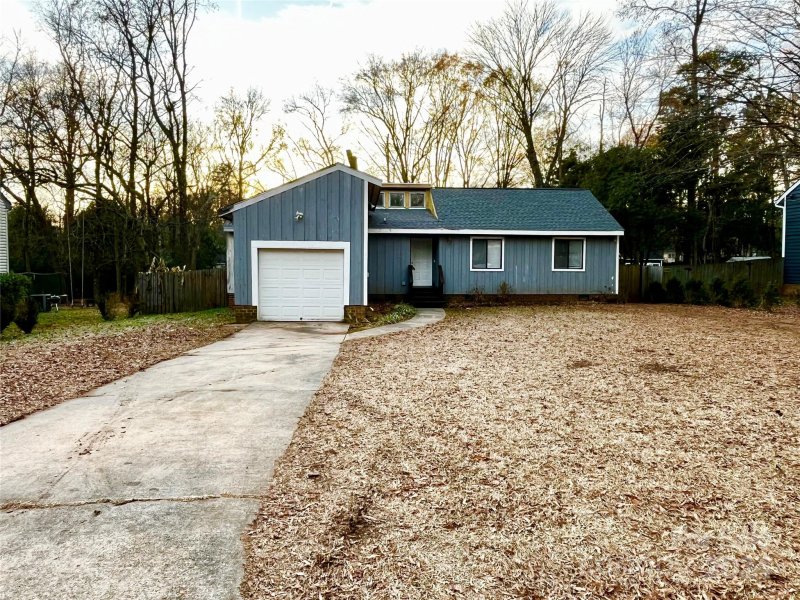 Property image 2 at 6719 Paloverde Lane, Charlotte, NC 28227