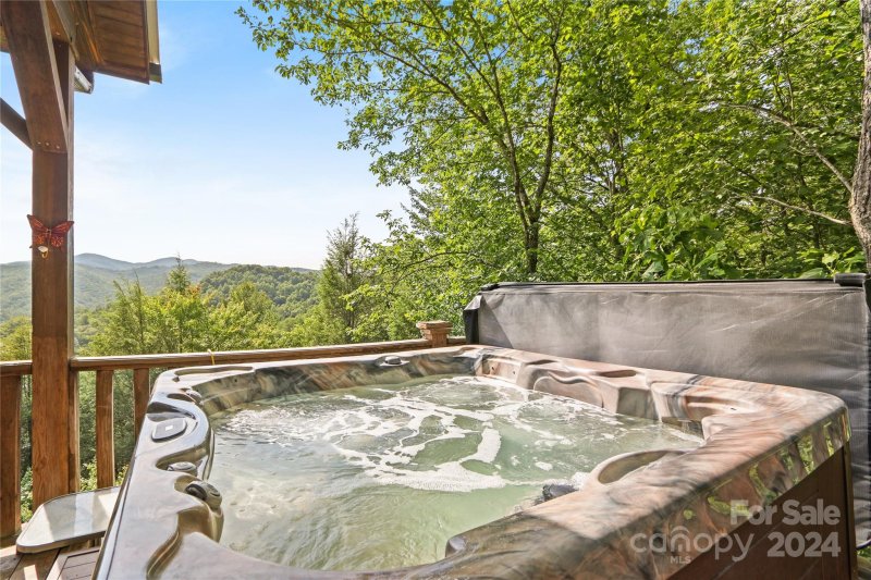 Property image 5 at 945 Wagon Ridge Lane, Ferguson, NC 28624