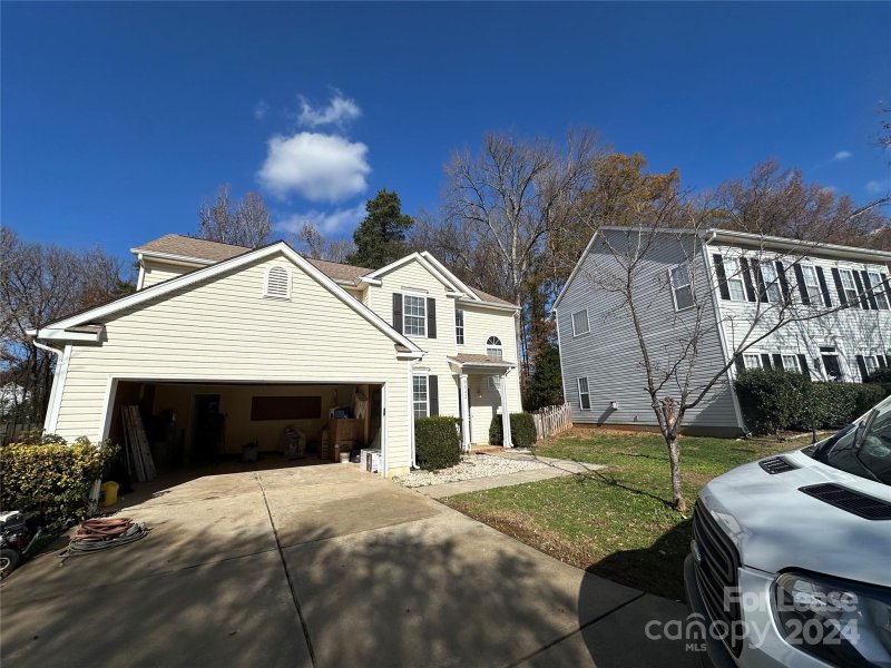 9542 Scotland Hall Court