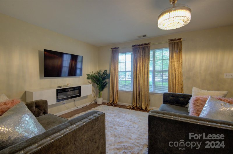 Property image 2 at 3208 Summercroft Lane, Charlotte, NC 28269