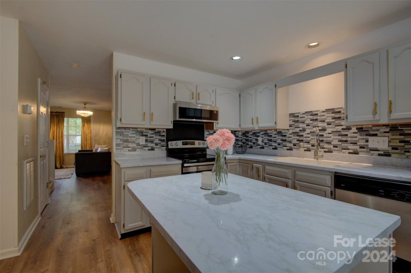 Property image 4 at 3208 Summercroft Lane, Charlotte, NC 28269