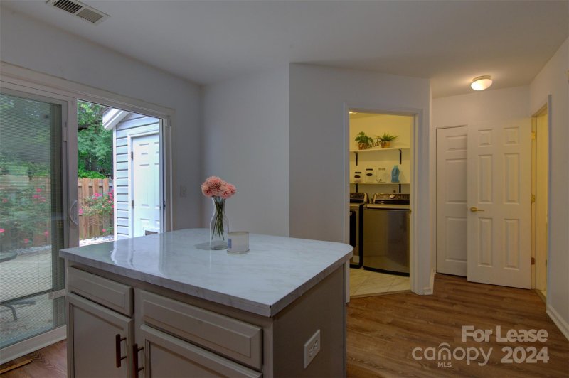 Property image 5 at 3208 Summercroft Lane, Charlotte, NC 28269