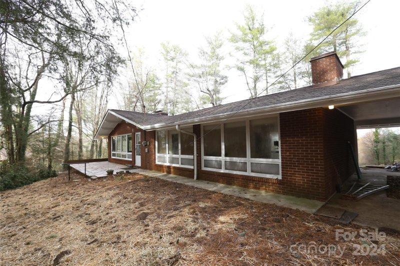 Property image 2 at 340 Balsam Road, Hendersonville, NC 28792