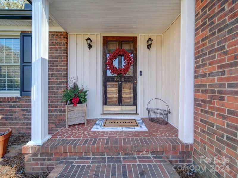 Property image 2 at 816 Applegate Court, Gastonia, NC 28054