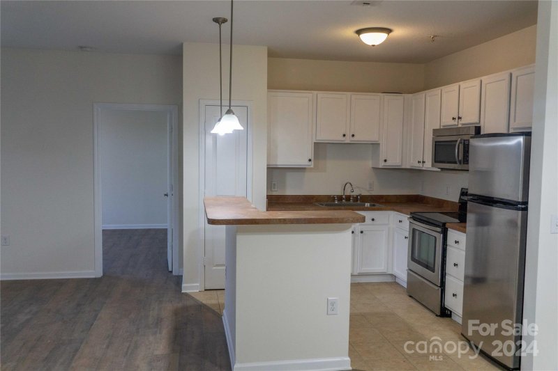 Property image 3 at 176 Brickton Village Circle, Fletcher, NC 28732