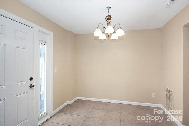 Property image 5 at 9464 Lexington Circle, Charlotte, NC 28213
