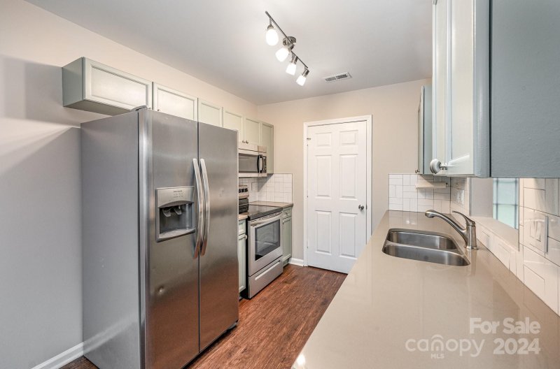 Property image 3 at 4708 Tumbleweed Court, Charlotte, NC 28208