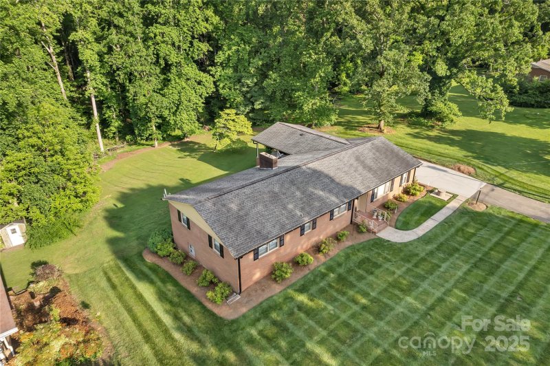 Property image 4 of 216 Delview Drive in Delview Acres, Cherryville, NC 28021