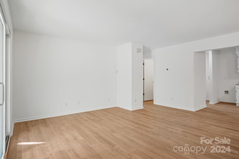 Property image 3 at 1032 Churchill Downs Court, Charlotte, NC 28211