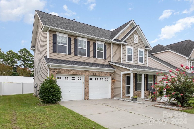 Property image 2 at 13919 Highland Meadow Road, Charlotte, NC 28273