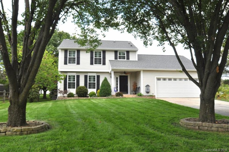 Property image 3 at 118 Parklake Drive, Pineville, NC 28134