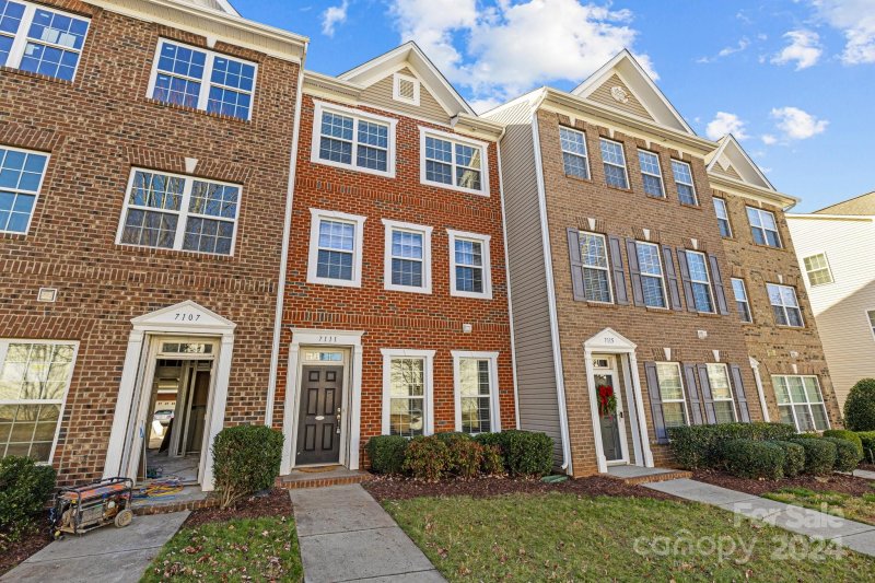Property image 3 at 7111 Brighton Park Drive, Mint Hill, NC 28227