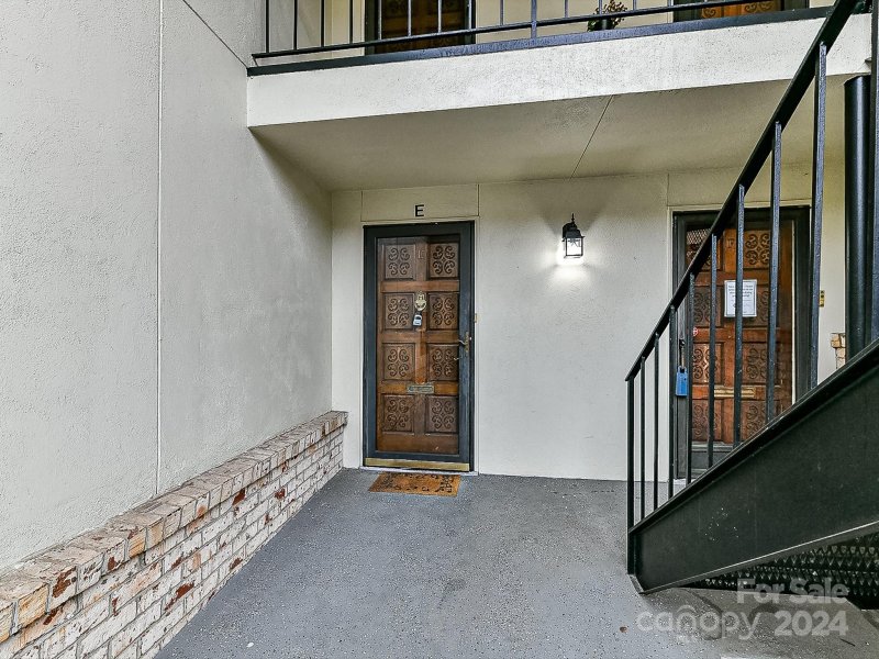 Property image 4 at 1708 Roxborough Road, Charlotte, NC 28211