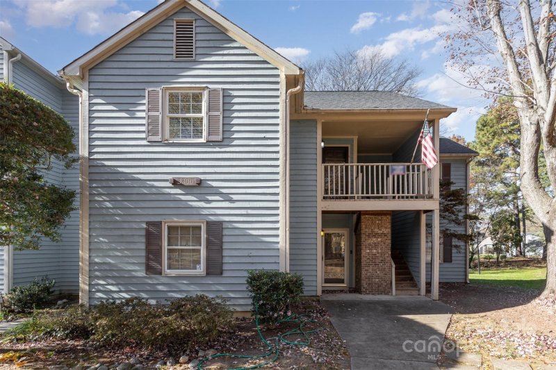 Property image 2 at 3300 Selwyn Farms Lane, Charlotte, NC 28209