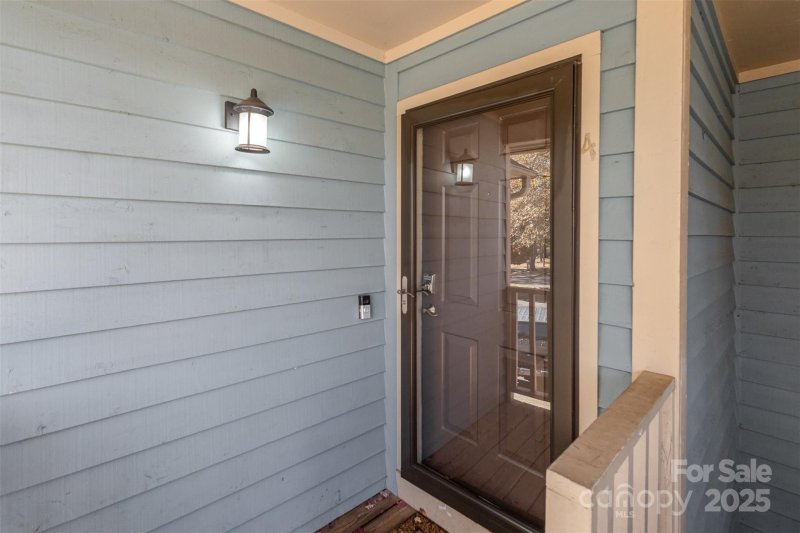 Property image 3 at 3300 Selwyn Farms Lane, Charlotte, NC 28209