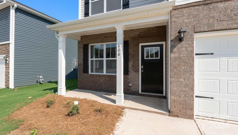 Property image 3 at 600 Country Oak Drive, Asheville, NC 28804