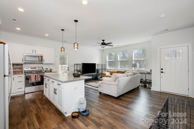 Property image 3 at 2703 Wells Street, Charlotte, NC 28206