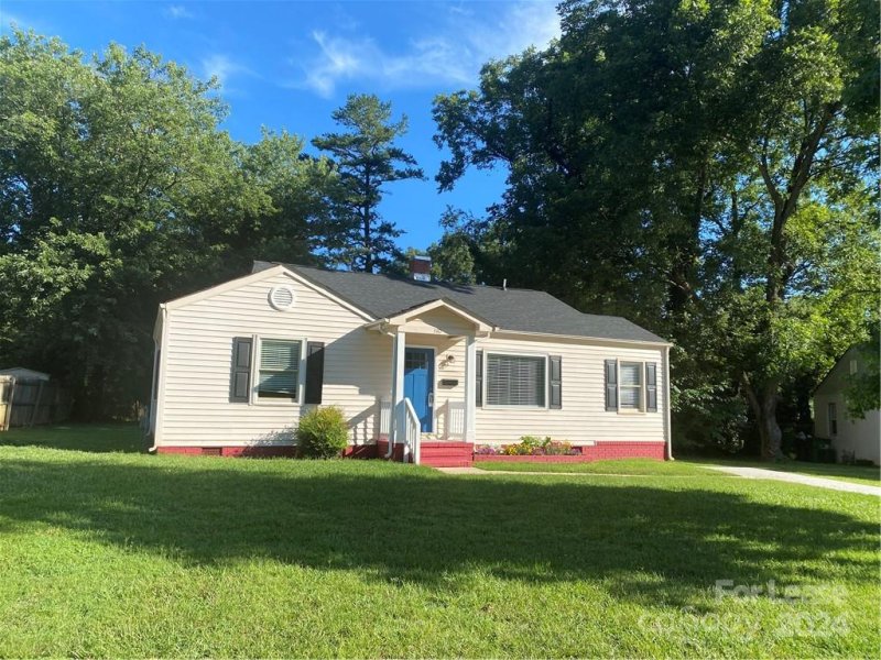 Property image 2 at 3110 Wynmore Place, Charlotte, NC 28208