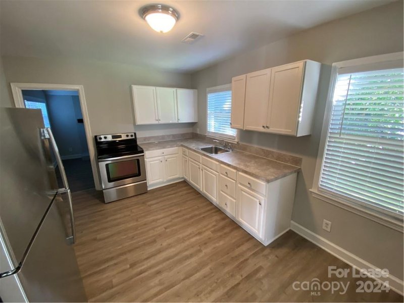 Property image 5 at 3110 Wynmore Place, Charlotte, NC 28208