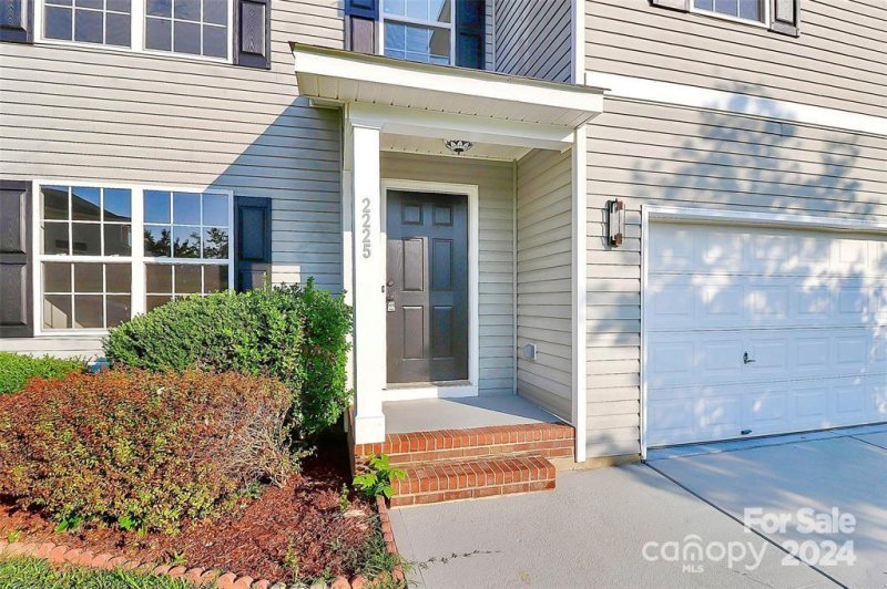 Property image 4 at 2225 Southwind Drive, Charlotte, NC 28216