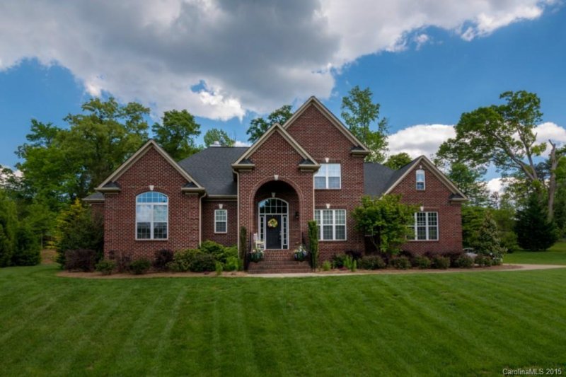 607 Shady Creek Court