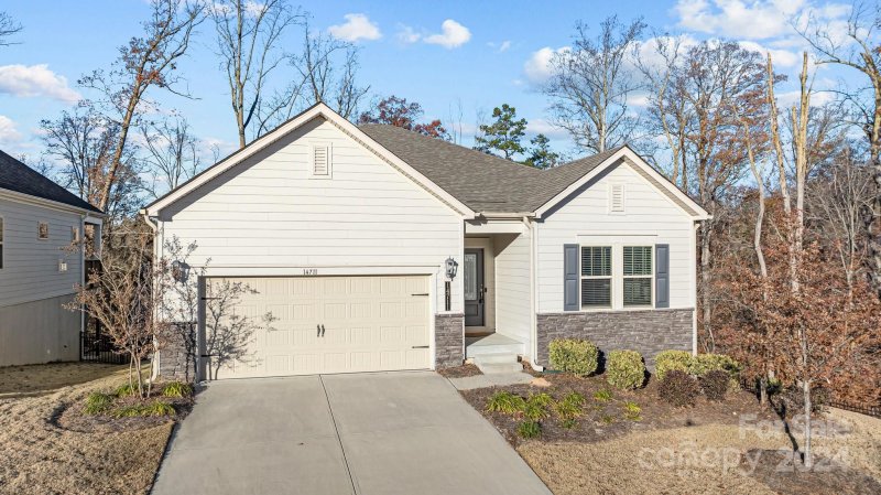 Property image 2 at 14711 Batteliere Drive, Charlotte, NC 28278