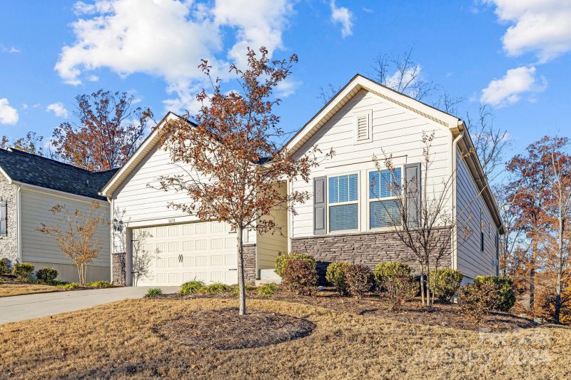 Property image 3 at 14711 Batteliere Drive, Charlotte, NC 28278