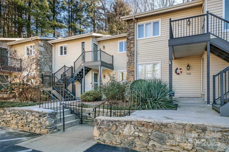 Property image 4 at 760 Britton Creek Drive, Hendersonville, NC 28791