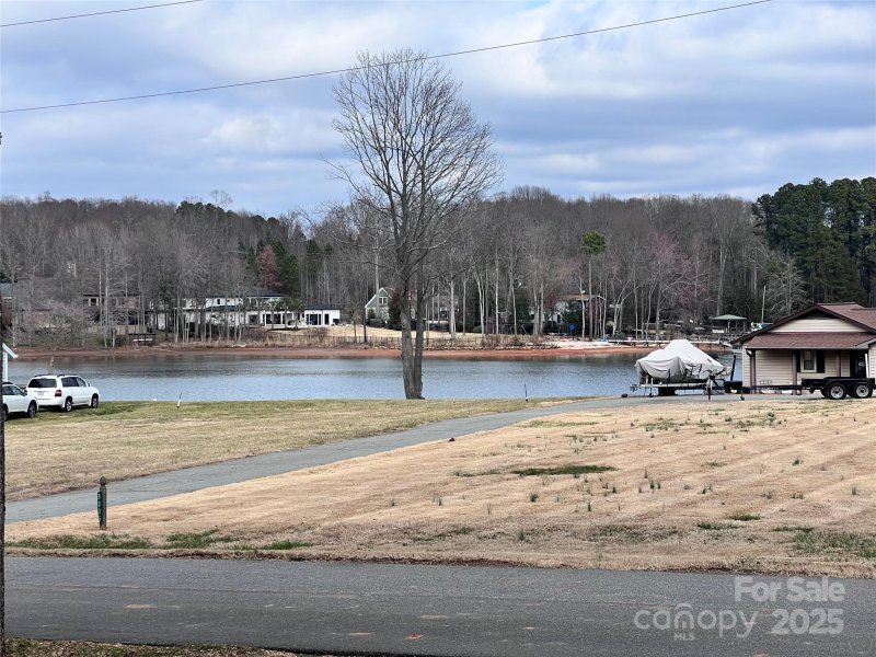 Property image 3 at 8046 Lucky Creek Lane, Denver, NC 28037
