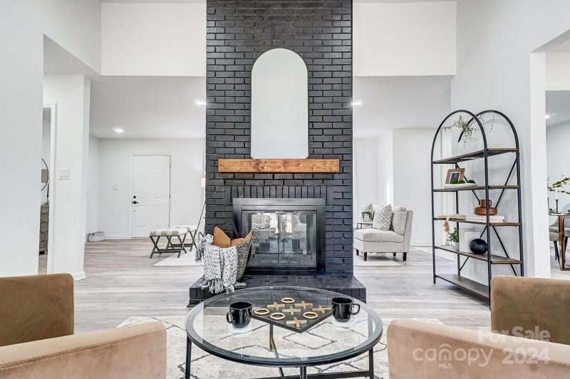 8520 Gruenewald Lane