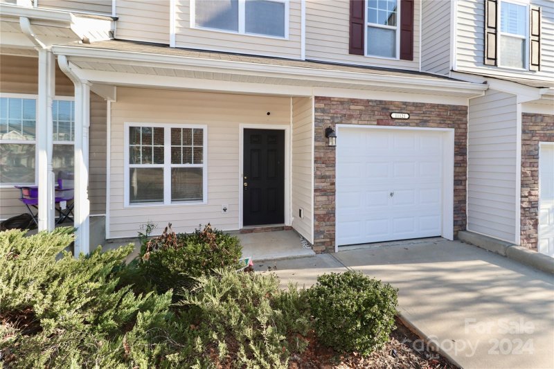 Property image 4 at 11121 Kanturk Court, Charlotte, NC 28213