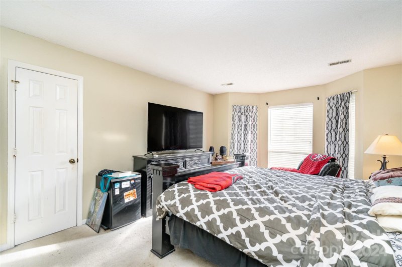 Property image 3 at 2027 Killarney Place, Charlotte, NC 28262