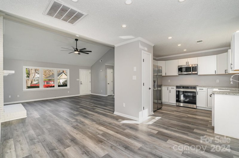 Property image 5 at 7208 Rockwood Forest Lane, Charlotte, NC 28212