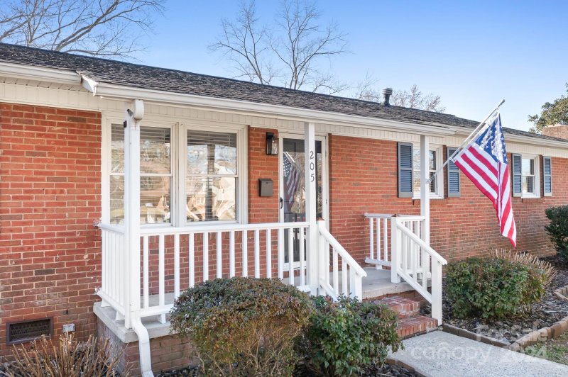 Property image 2 at 205 Crestview Drive, Lincolnton, NC 28092