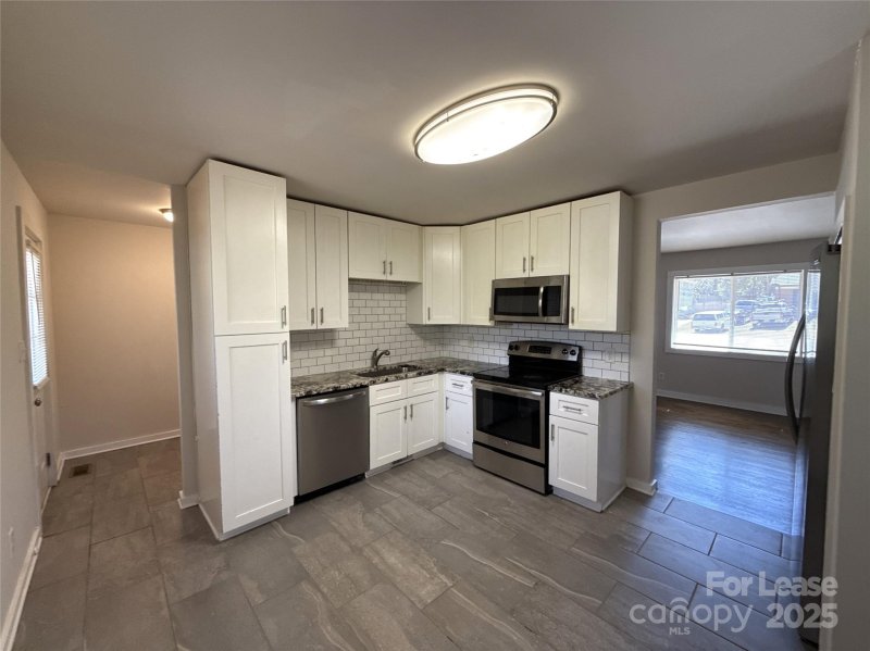 Property image 4 at 3923 Colebrook Road, Charlotte, NC 28215