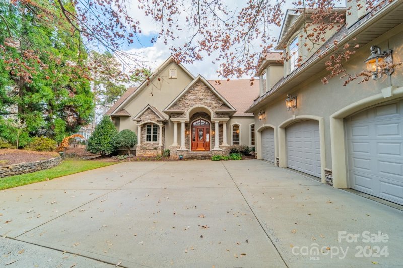 Property image 2 at 8215 Buena Vista Drive, Denver, NC 28037