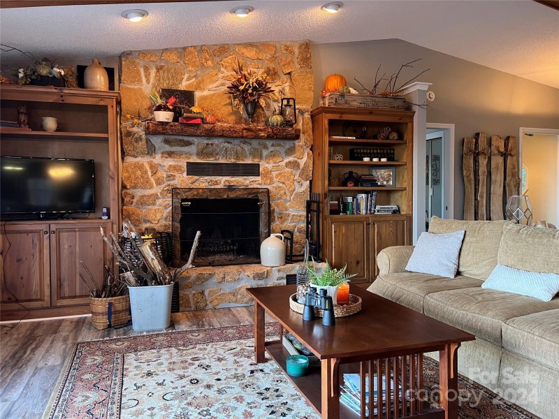 Property image 4 at 210 Hemlock Drive, Elk Park, NC 28622