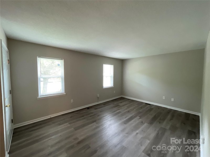 Property image 2 at 3621 Driftwood Drive, Charlotte, NC 28205