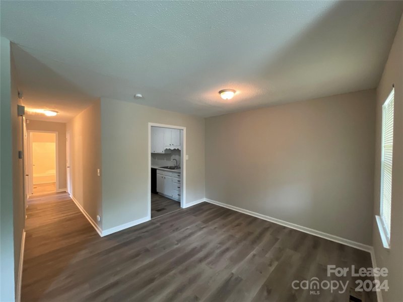 Property image 3 at 3621 Driftwood Drive, Charlotte, NC 28205