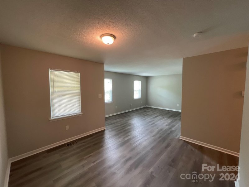 Property image 5 at 3621 Driftwood Drive, Charlotte, NC 28205