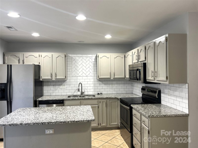 Property image 4 at 5818 Prescott Court, Charlotte, NC 28269