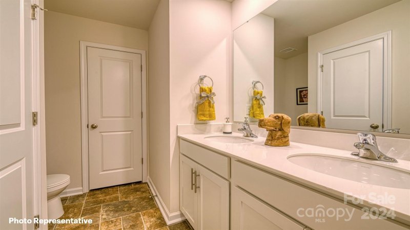 Property image 2 at 1413 6th Street, Hickory, NC 28601