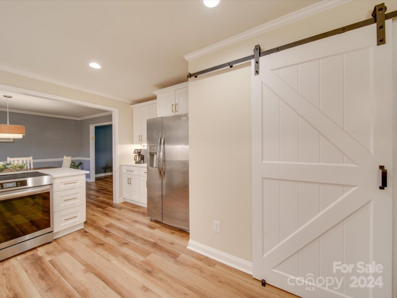 Property image 5 at 10312 Woodview Circle, Charlotte, NC 28277