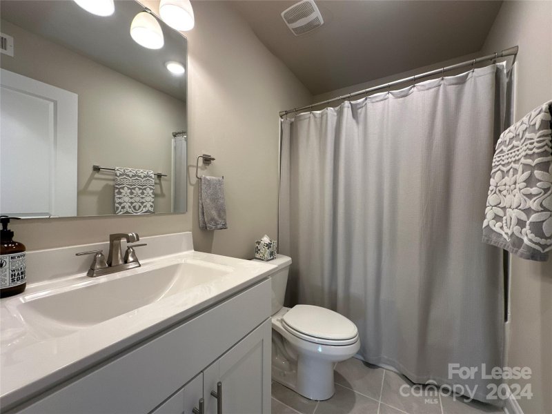 Property image 4 at 1404 Winding Stream Road, Charlotte, NC 28206