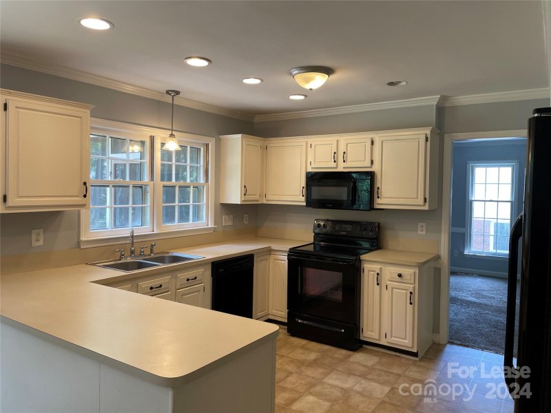 Property image 2 at 6825 Charette Court, Charlotte, NC 28215